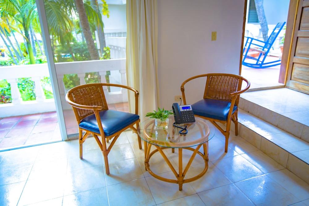 ז'אקמל Hotel Restaurant Cyvadier Plage מראה חיצוני תמונה