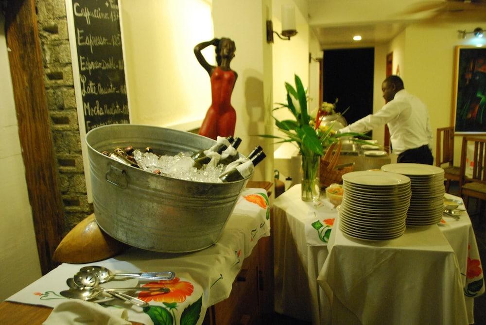ז'אקמל Hotel Restaurant Cyvadier Plage מראה חיצוני תמונה